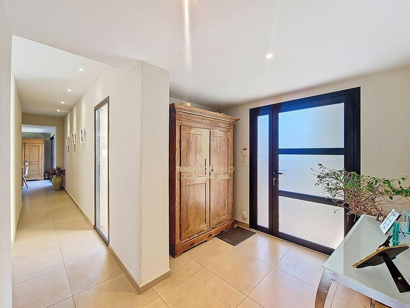 Villa - 215 m² - 7 pièces