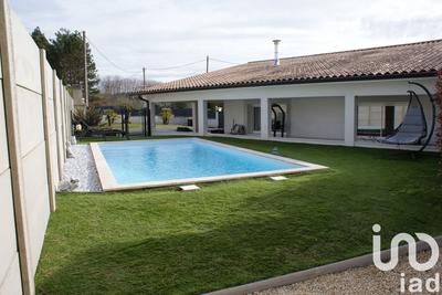 Maison - 142 m² - 8 pièces