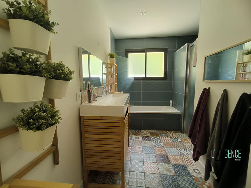 Maison contemporaine - 200 m² - 8 pièces