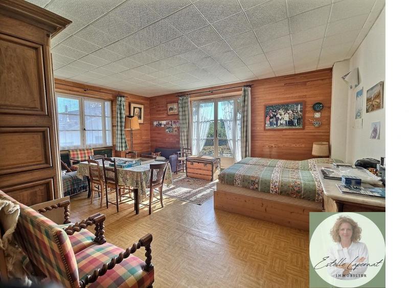 Maison - 322 m² - 13 pièces