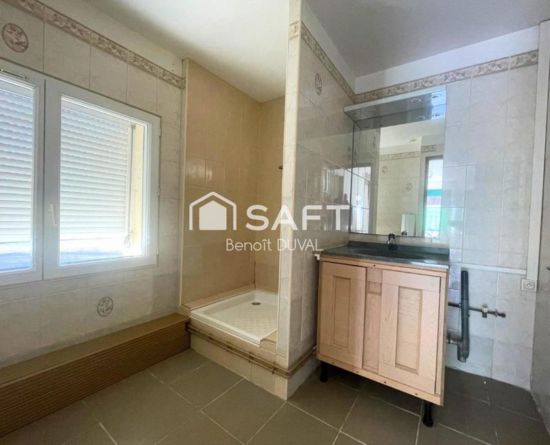 Maison - 180 m² - 8 pièces