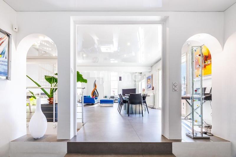 Maison - 250 m² - 7 pièces