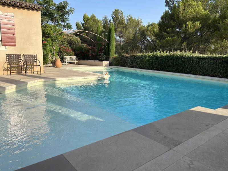 Maison - 218 m² - 6 pièces