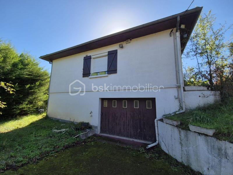 Maison traditionnelle - 90 m² - 4 pièces