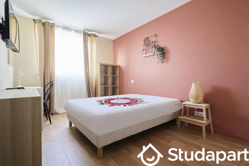 Chambre - 12 m² - 1 pièce