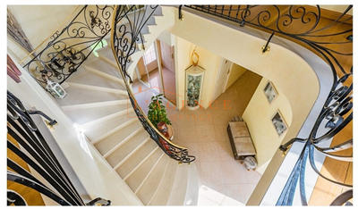 Propriété - 505 m² - 9 pièces