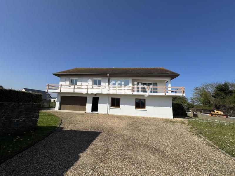 Maison - 230 m² - 8 pièces