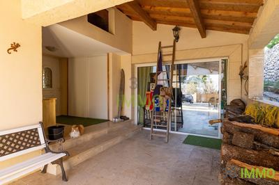 Villa - 222 m² - 8 pièces