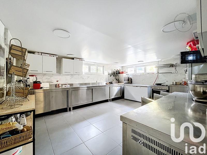 Maison - 225 m² - 7 pièces