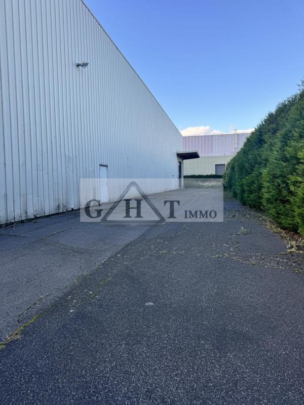 Entrepôt - 2 550 m²