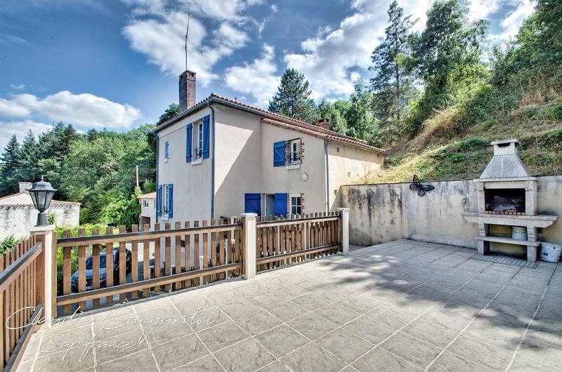 Maison - 144 m² - 8 pièces