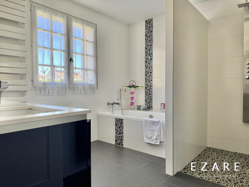 Maison - 180 m² - 6 pièces