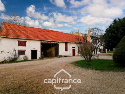 Maison traditionnelle - 170 m² - 8 pièces