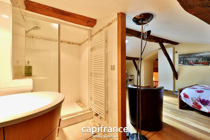 Maison - 220 m² - 7 pièces