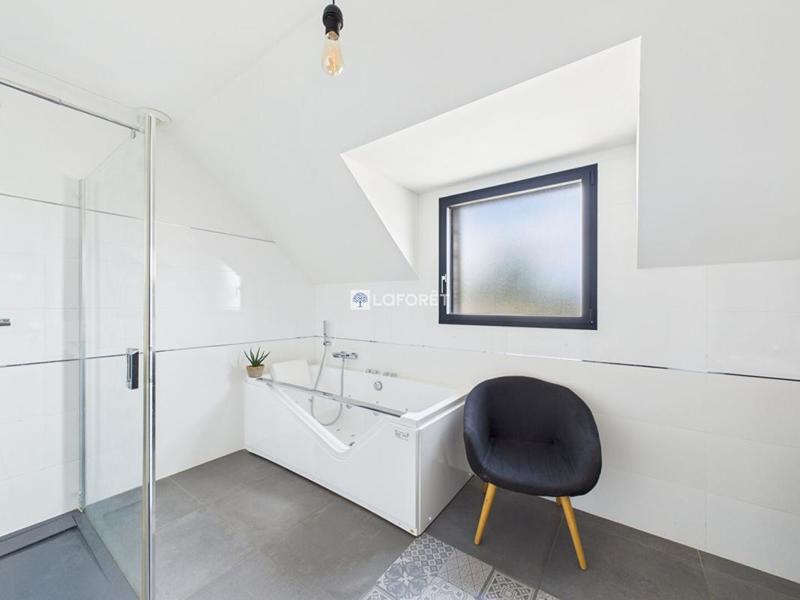 Maison - 167 m² - 6 pièces