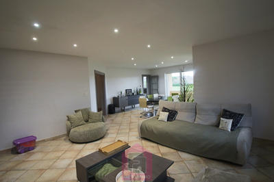 Maison - 230 m² - 7 pièces