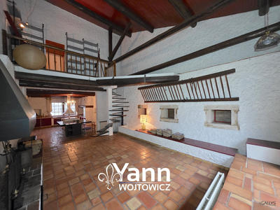 Maison - 270 m² - 7 pièces