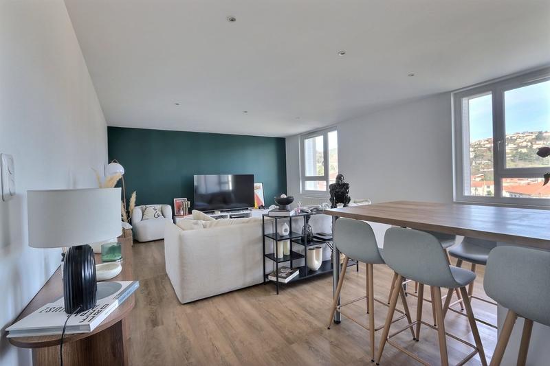 Appartement - 75 m² - 3 pièces