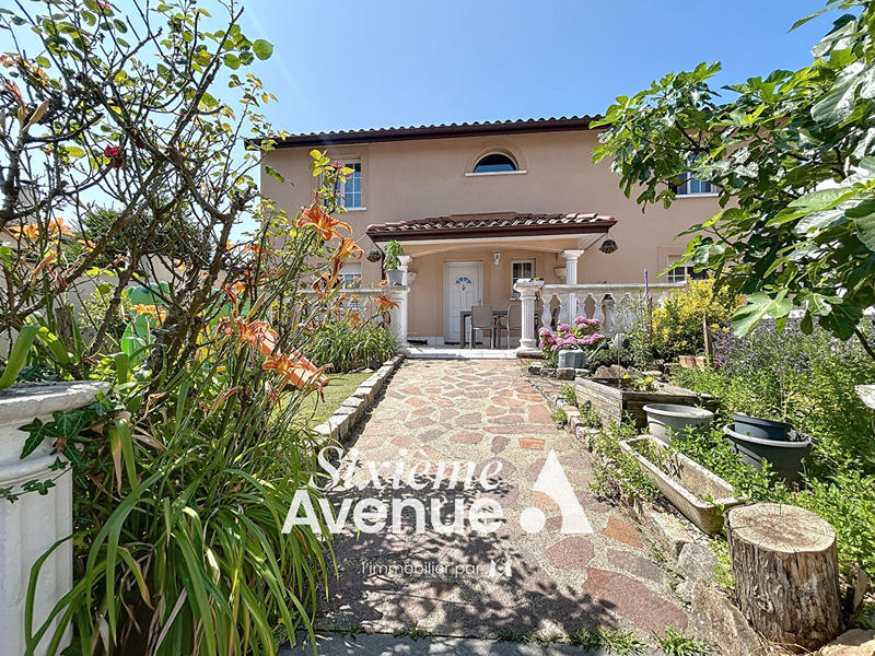 Maison - 186 m² - 8 pièces