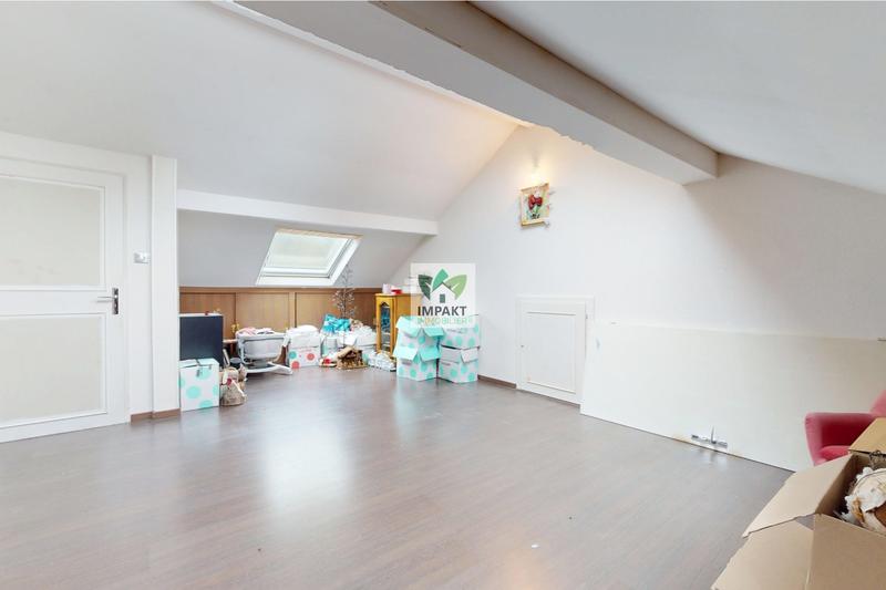 Maison - 300 m² - 11 pièces