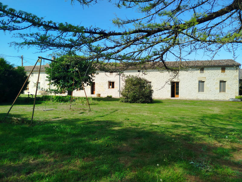 Maison de village - 240 m² - 7 pièces