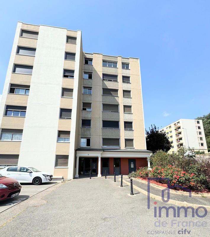 Appartement - 80 m² - 4 pièces