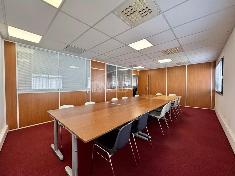 Bureau - 173 m² - 7 pièces