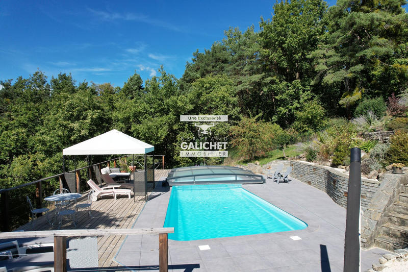 Maison traditionnelle - 155 m² - 5 pièces