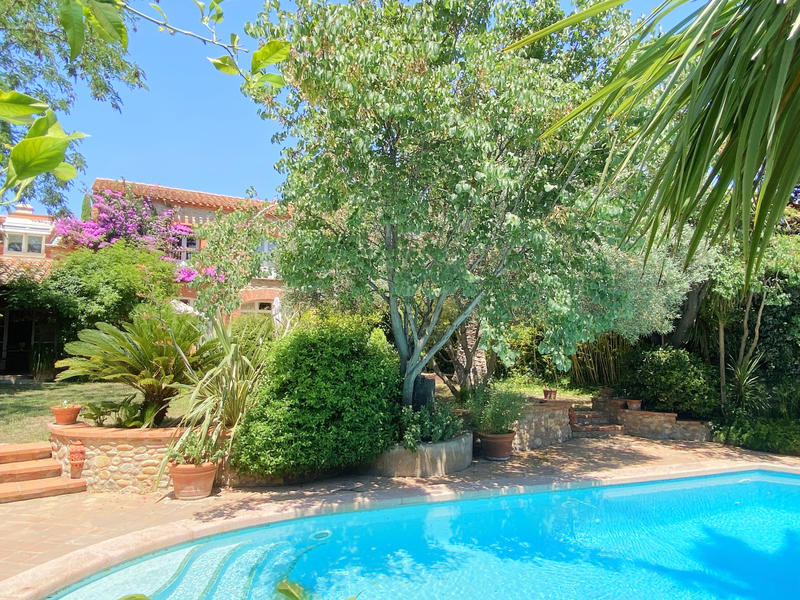 Villa - 240 m² - 5 pièces