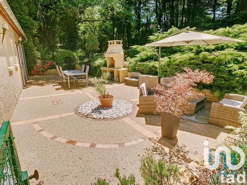 Maison - 325 m² - 14 pièces