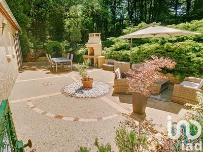 Maison - 325 m² - 14 pièces