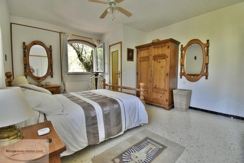 Maison - 260 m² - 7 pièces