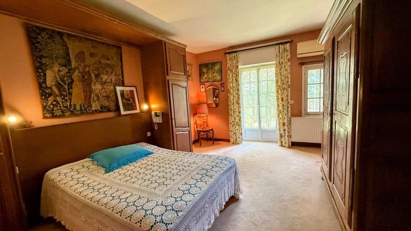 Propriété - 154 m² - 6 pièces