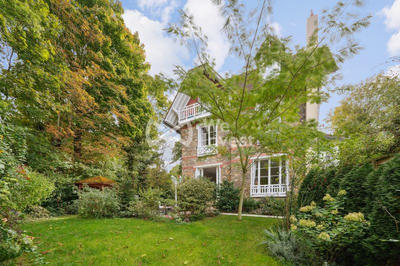 Maison - 266 m² - 10 pièces