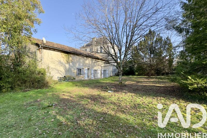 Maison - 227 m² - 8 pièces