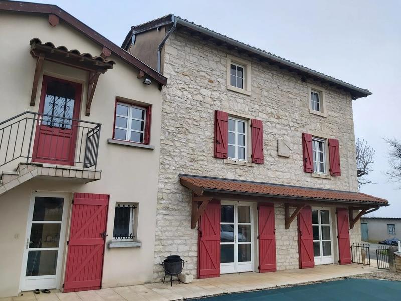 Maison - 212 m² - 5 pièces