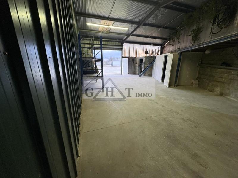 Entrepôt - 284 m²