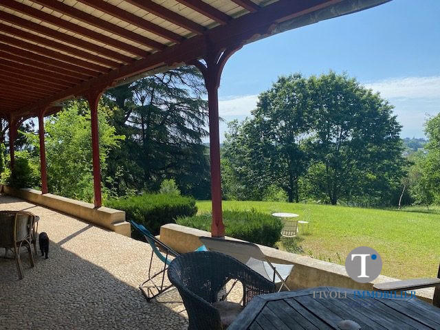 Maison ancienne - 700 m² - 14 pièces