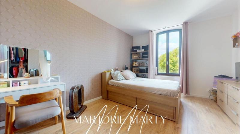 Maison - 269 m² - 9 pièces