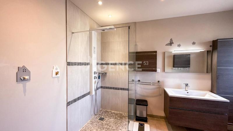 Maison - 191 m² - 6 pièces