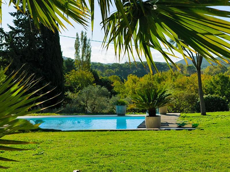 Maison - 242 m² - 7 pièces