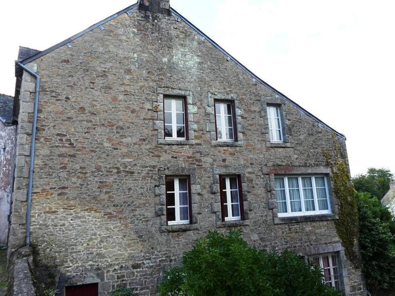 Maison en pierre - 128 m² - 7 pièces