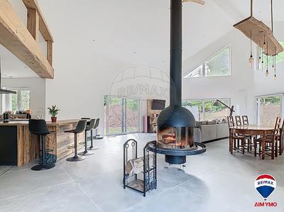 Maison - 300 m² - 10 pièces