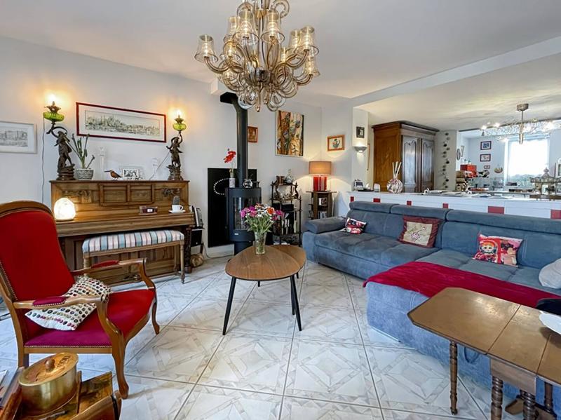 Maison - 376 m² - 12 pièces