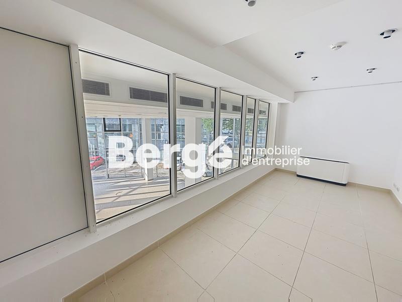 Local commercial - 1 035 m²