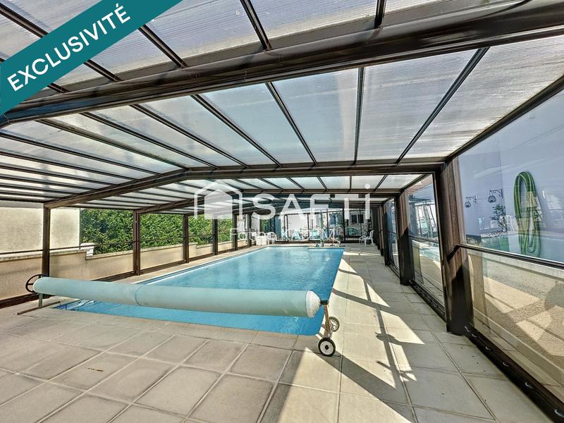 Maison - 265 m² - 12 pièces