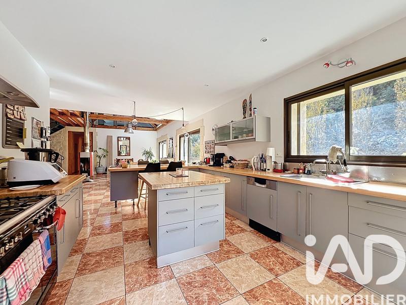 Maison de campagne - 250 m² - 7 pièces