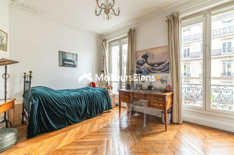 Appartement - 111 m² - 5 pièces