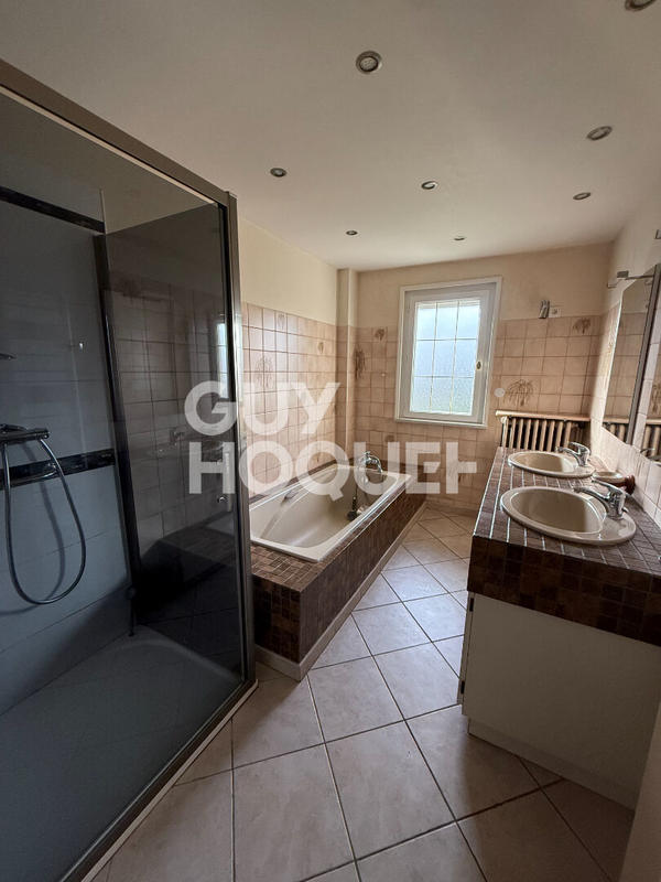 Maison - 167 m² - 5 pièces