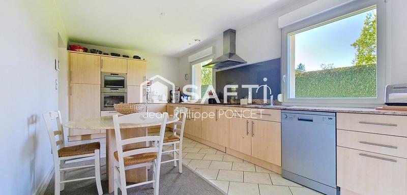 Maison - 270 m² - 7 pièces